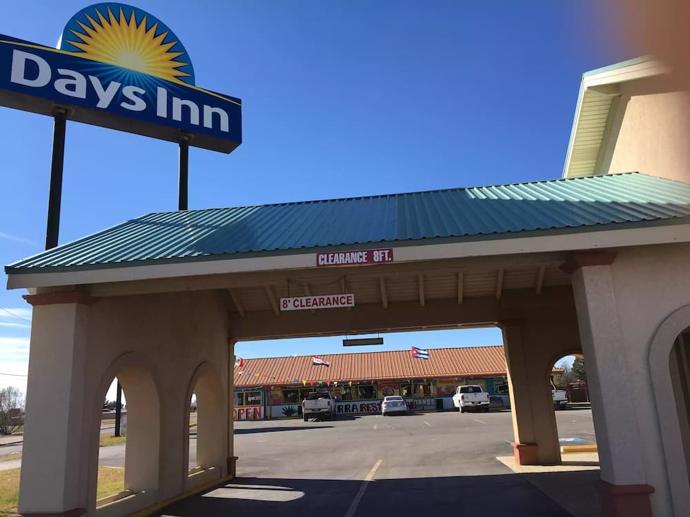 Americas Best Value Inn Hobbs property views in Hobbs, NM — gallery photo 3