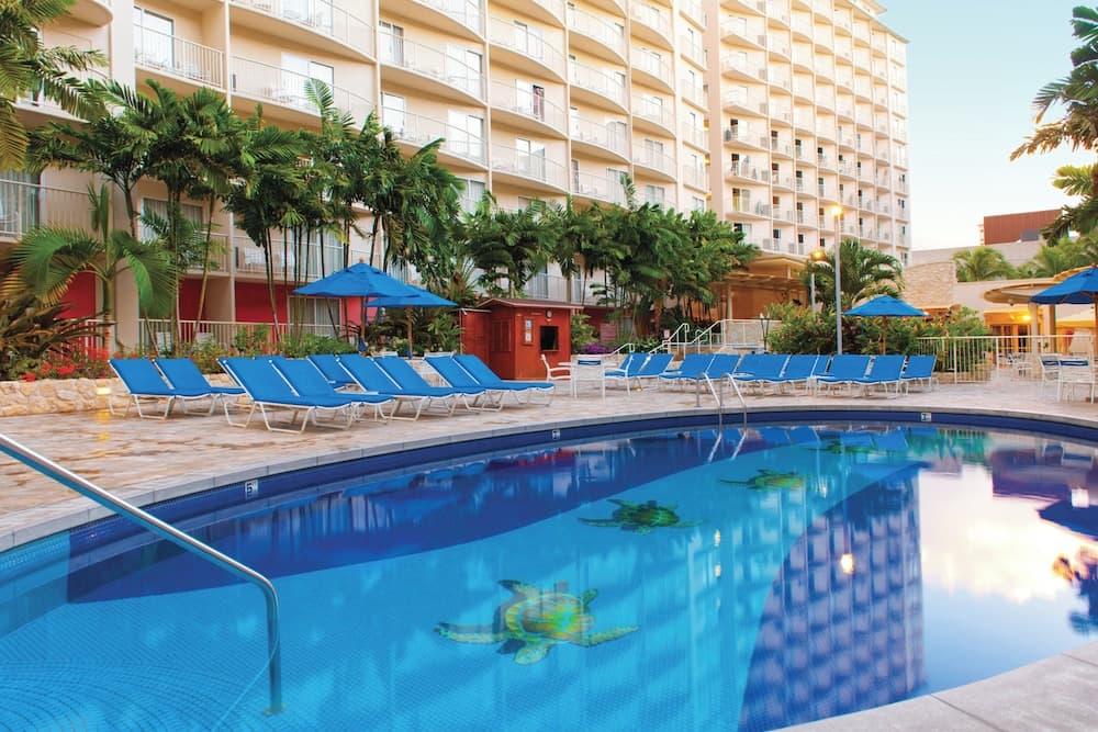 Club Wyndham at Waikiki Beach Walk property views in Honolulu, HI — gallery photo 3
