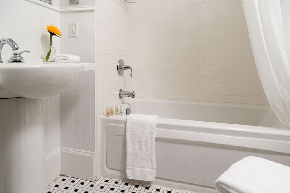 The Woodstock Inn on the Millstream gallery photo in Woodstock, NY — image 27