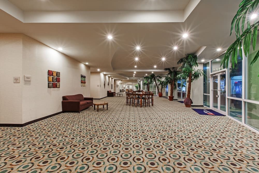 Hilton Garden Inn South Padre Island Beachfront interior in South Padre Island, TX — gallery photo 2