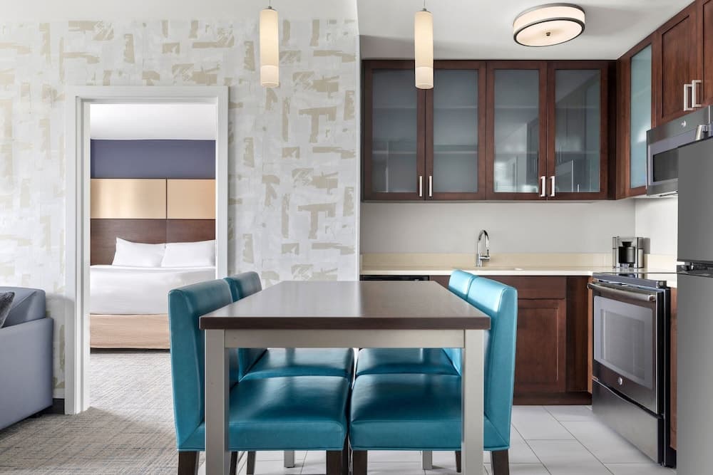 Residence Inn New York The Bronx At Metro Center Atrium gallery photo in Bronx, NY — image 10