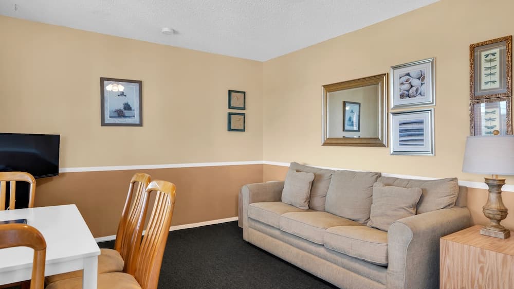 Montauk Oceanside Suites property views in Montauk, NY — gallery photo 3