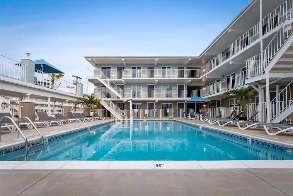 The Harbor Light Family Resort — hotel in North Wildwood, New Jersey
