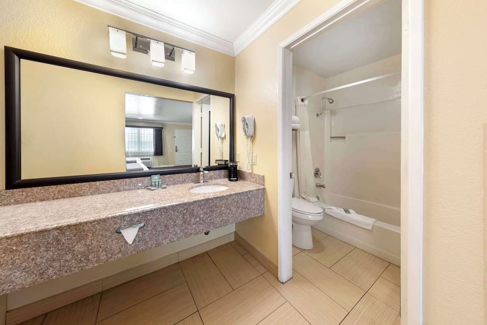 Best Western Hanford Inn gallery photo in Hanford, CA — image 34