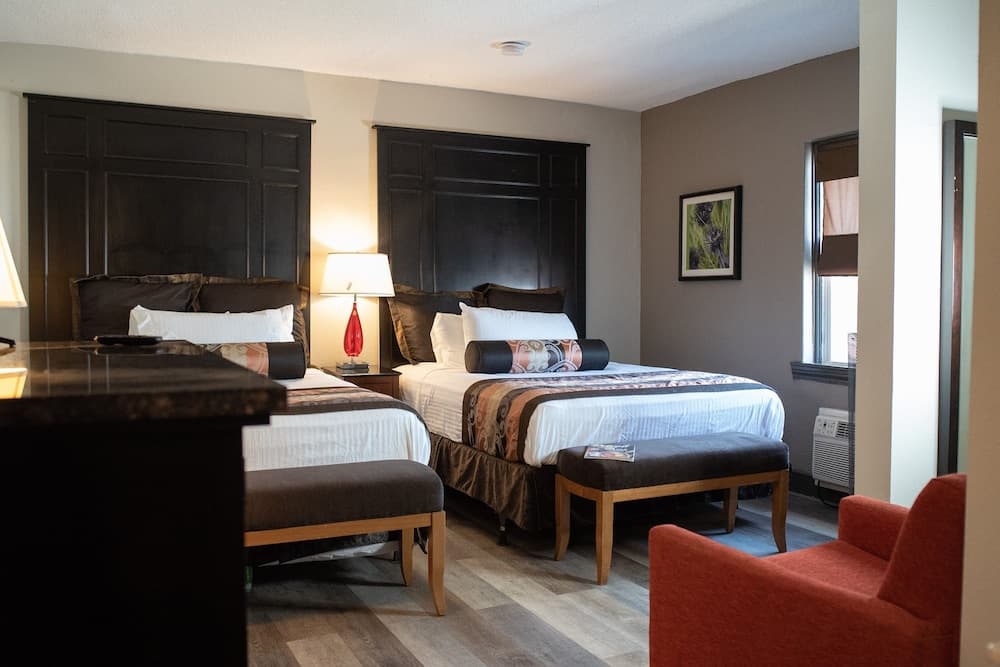 Hotel Chataura interior in Dearborn, MI — gallery photo 2