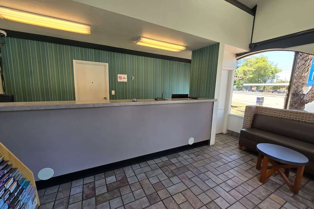 Super 8 by Wyndham San Jose Airport interior in San Jose, CA — gallery photo 2