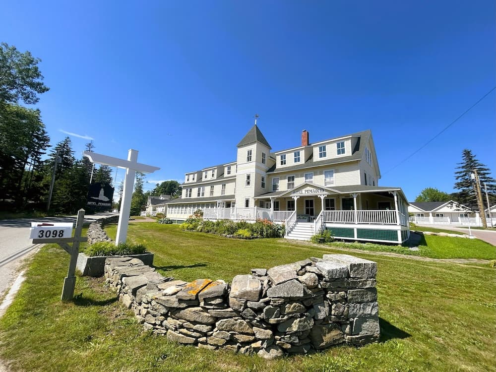 Hotel Pemaquid featured exterior or lobby in New Harbor — similar hotel
