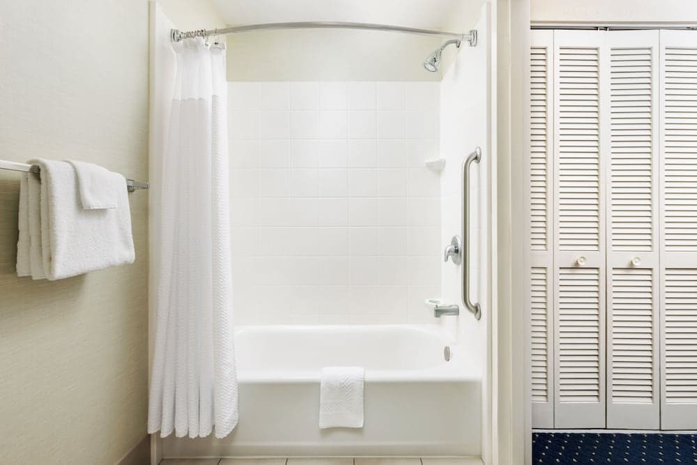 Courtyard Flint by Marriott gallery photo in Flint, MI — image 22
