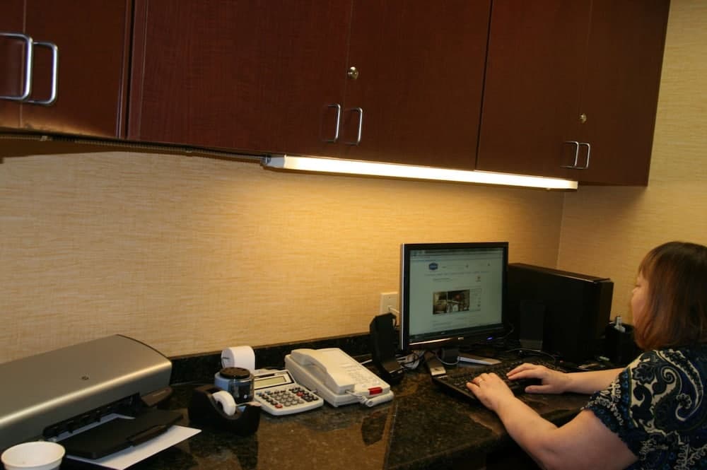 Hampton Inn Brentwood gallery photo in Brentwood, CA — image 6