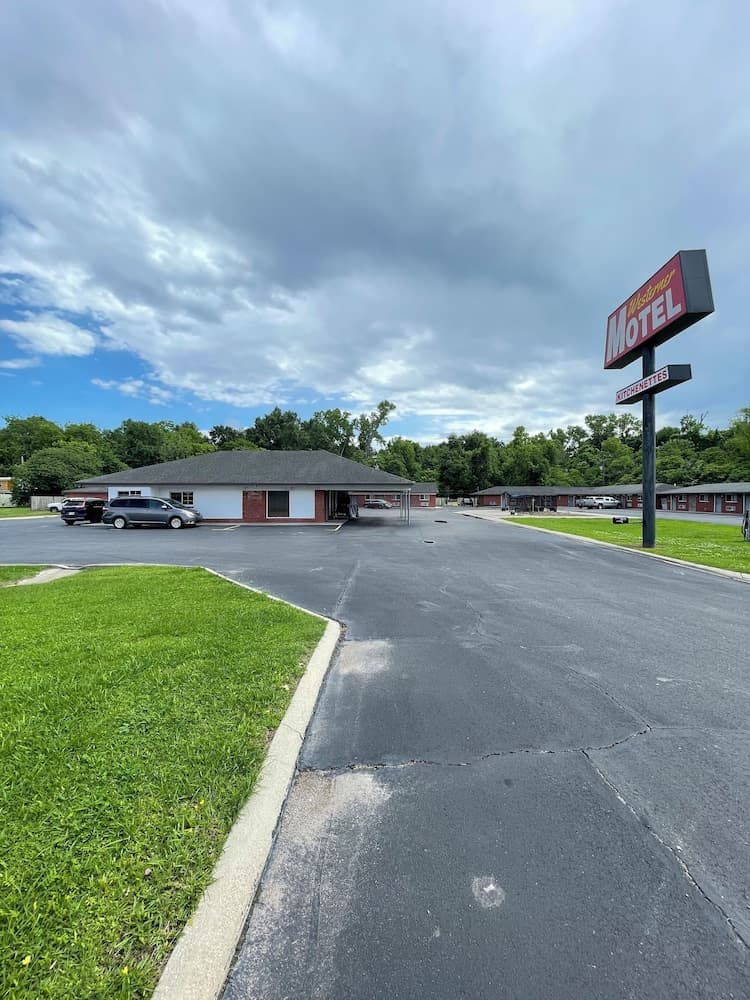 Westerner Motel — hotel in Port Allen, Louisiana