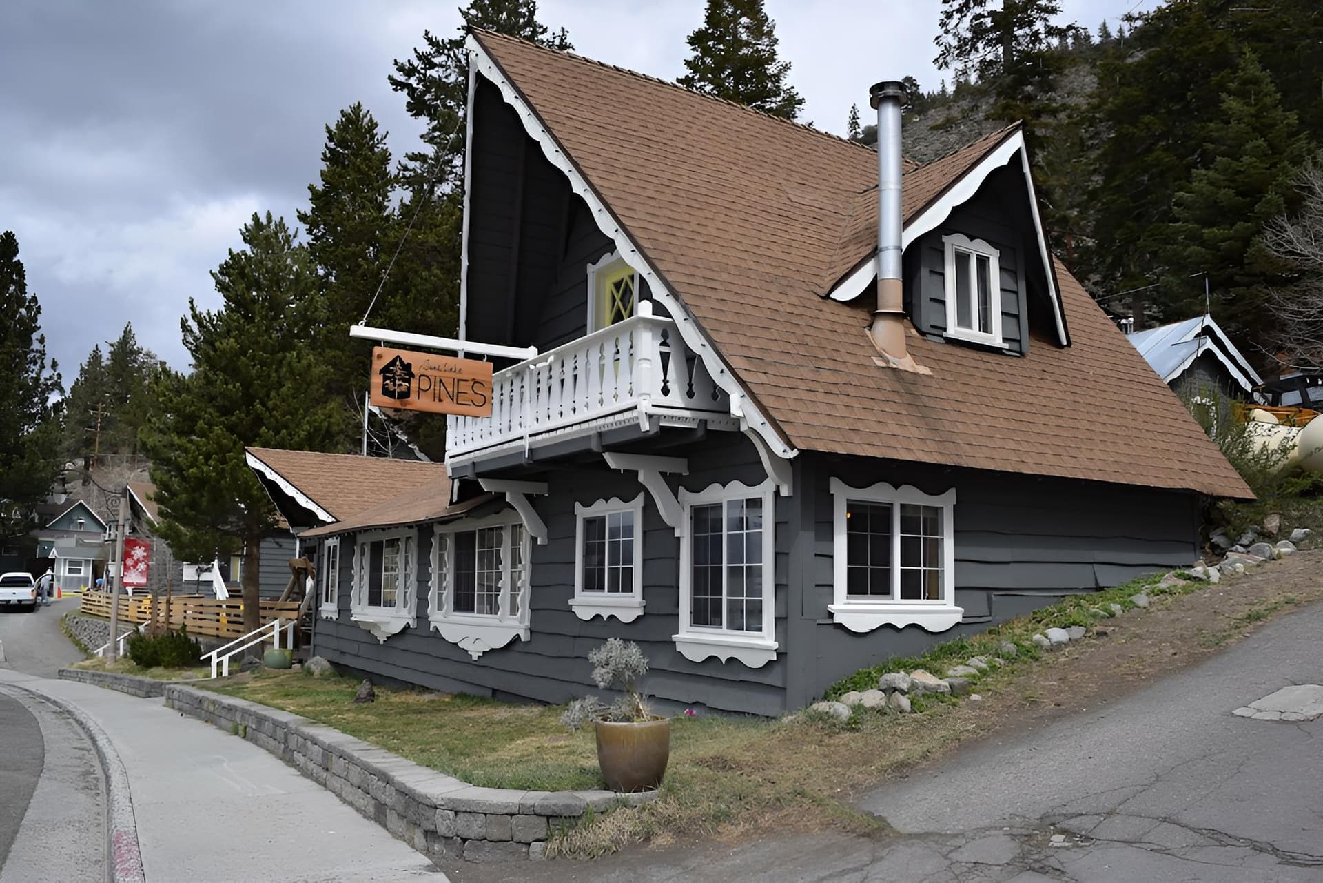 June Lake Pines interior in June Lake, CA — gallery photo 2