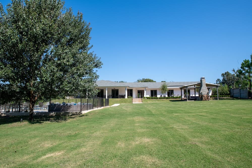 High Hill Farm interior in Overton, TX — gallery photo 2