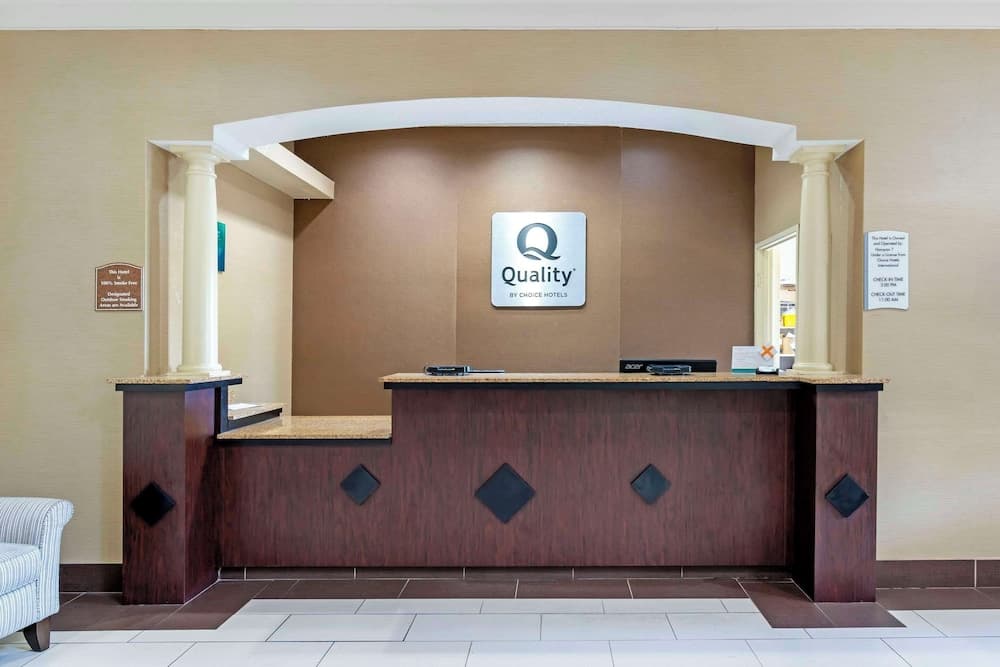 Spark by Hilton La Grange interior in La Grange, KY — gallery photo 2
