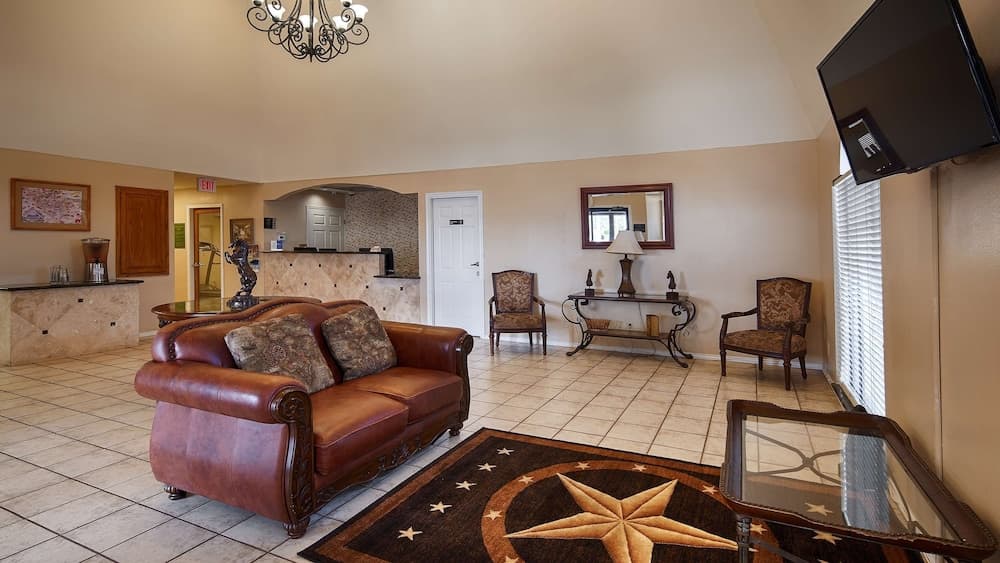 Americas Best Value Inn & Suites Sonora interior in Sonora, TX — gallery photo 2