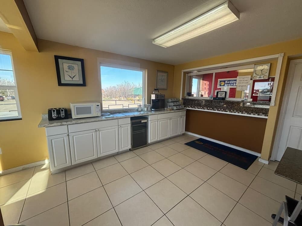 Economy Inn & Suites interior in Harrisburg, IL — gallery photo 2
