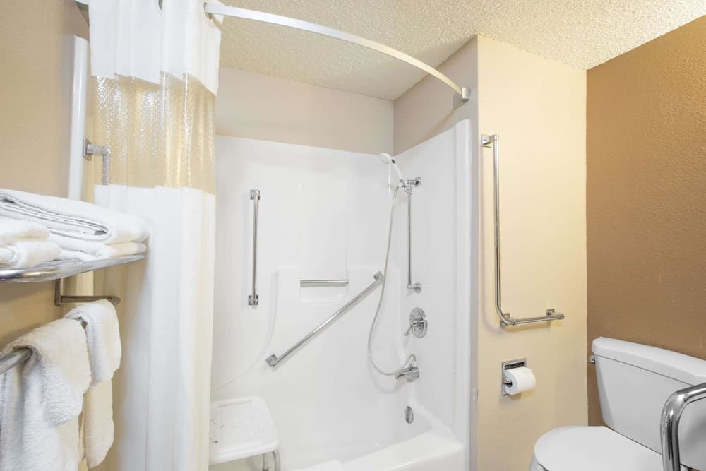 Super 8 by Wyndham Sioux City/Morningside Area gallery photo in Sioux City, IA — image 10