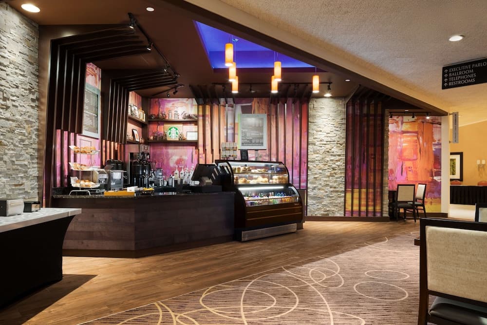 Doubletree by Hilton Somerset Hotel and Conference Center interior in Somerset, NJ — gallery photo 2