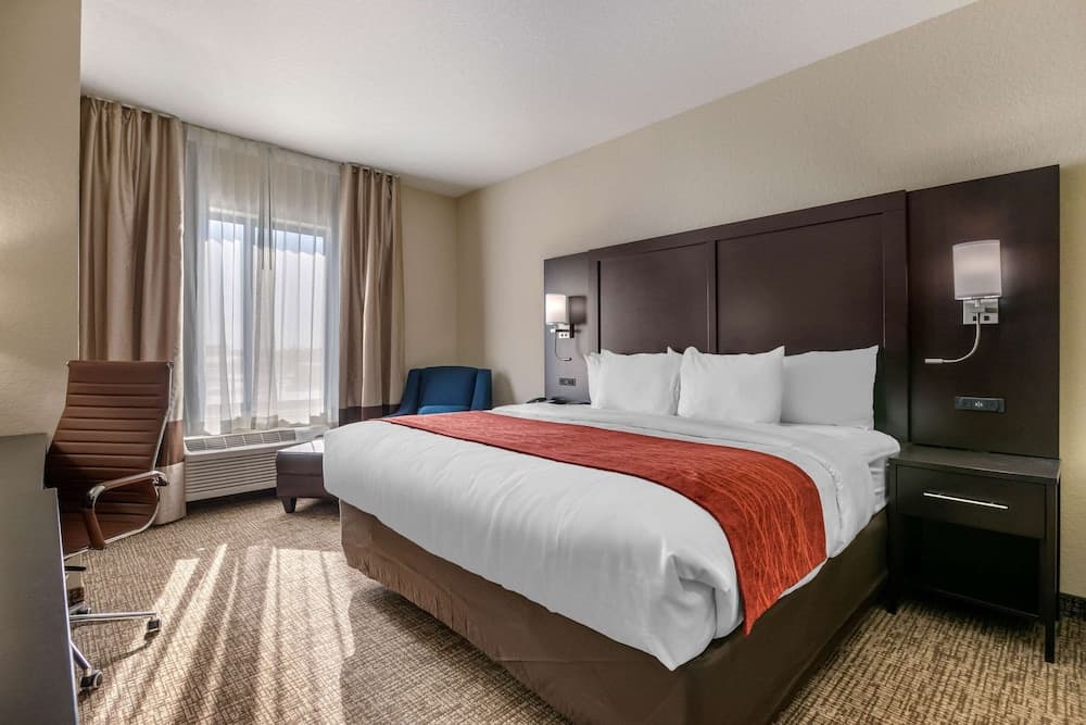 Comfort Inn & Suites Cedar Rapids CID Eastern Iowa Airport gallery photo in Cedar Rapids, IA — image 24
