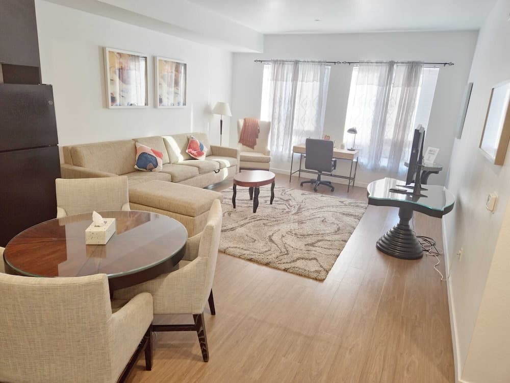 Premier Apts in Vibrant Downtown LA featured exterior or lobby in Los Angeles, CA — similar hotel