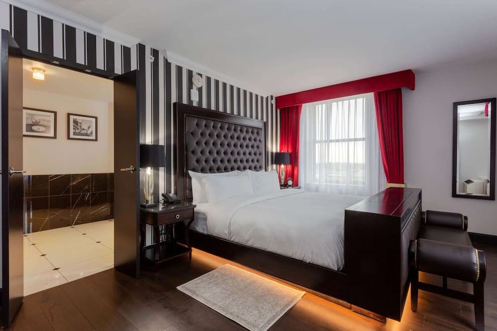 Hotel Retlaw, Trademark Collection by Wyndham property views in Fond du Lac, WI — gallery photo 3