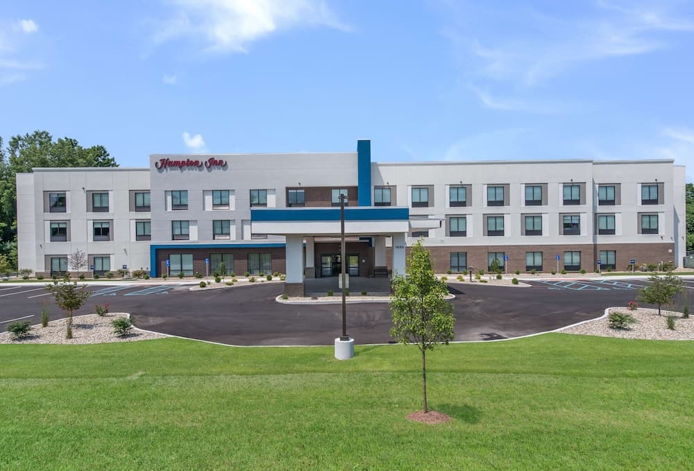 Hampton Inn Niles featured exterior or lobby in Niles, MI — similar hotel