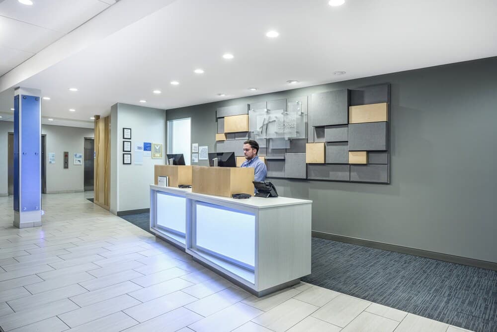 Holiday Inn Express & Suites Phoenix East - Gilbert by IHG gallery photo in Gilbert, AZ — image 27