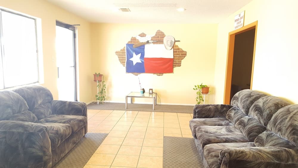 Hotel Breckenridge property views in Breckenridge, TX — gallery photo 3