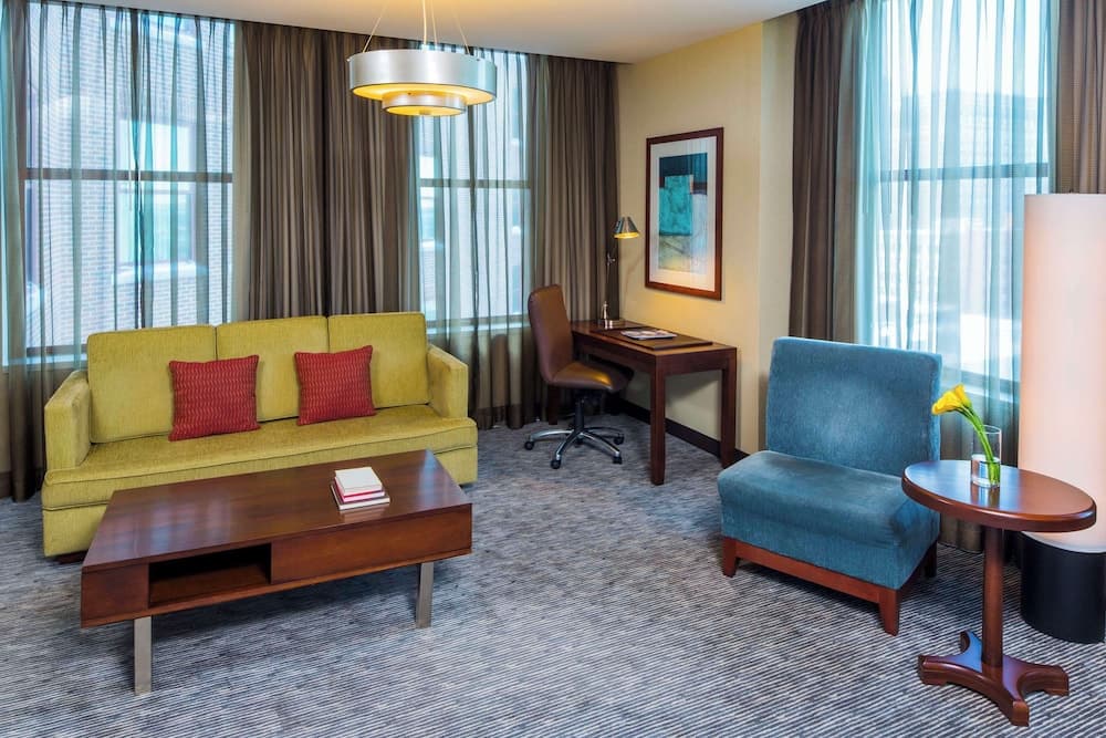 Hyatt Regency Buffalo / Hotel and Conference Center interior in Buffalo, NY — gallery photo 2