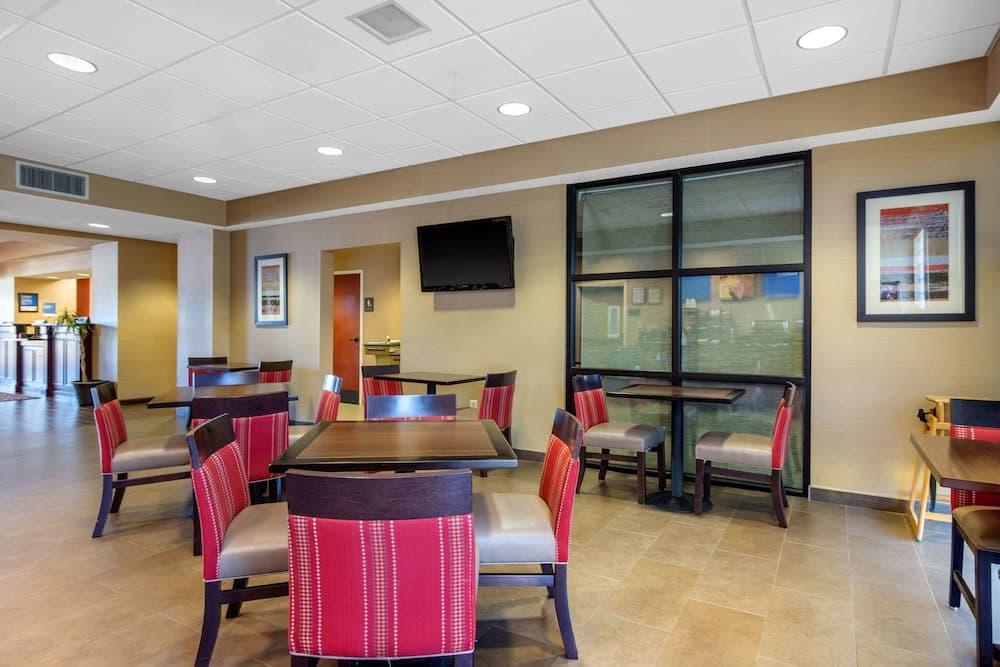 Comfort Inn & Suites LaGrange East gallery photo in LaGrange, GA — image 14
