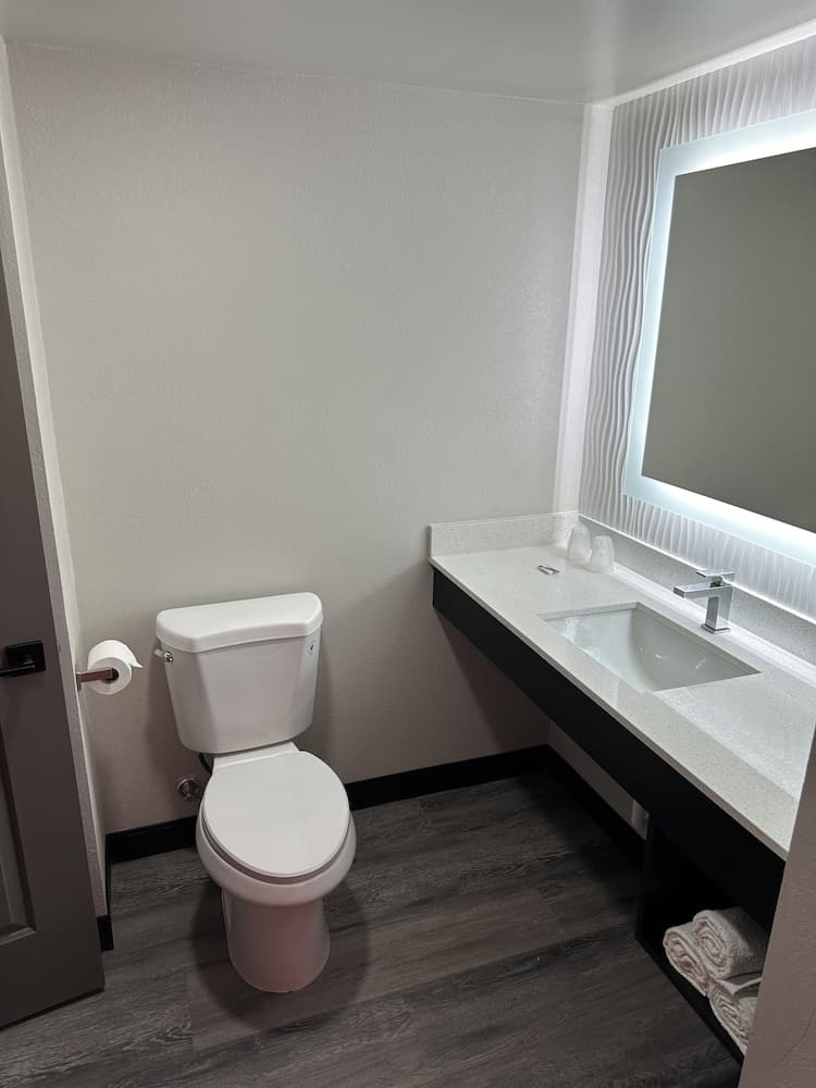Imperial Suites gallery photo in Dearborn, MI — image 5