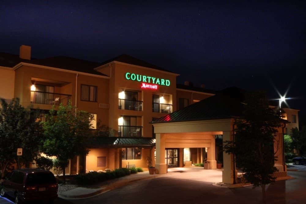 Courtyard Flint by Marriott gallery photo in Flint, MI — image 38