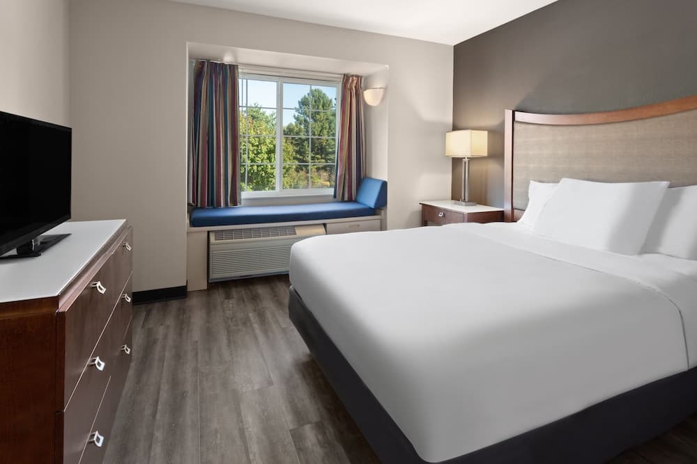 Americas Best Value Inn & Suites Racine gallery photo in Mount Pleasant, WI — image 23