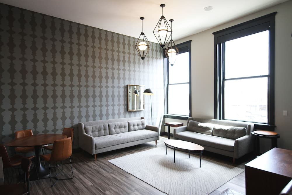 Hotel Vandivort gallery photo in Springfield, MO — image 9