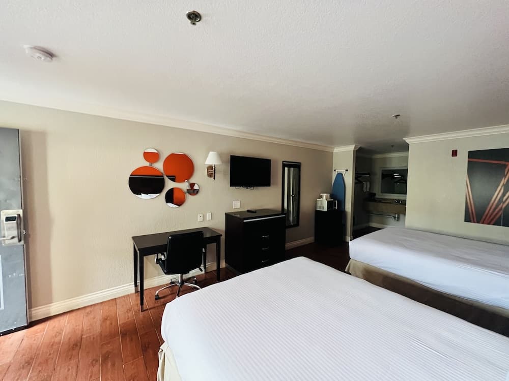 Casa Blanca Hotel - Orange gallery photo in Orange, CA — image 58