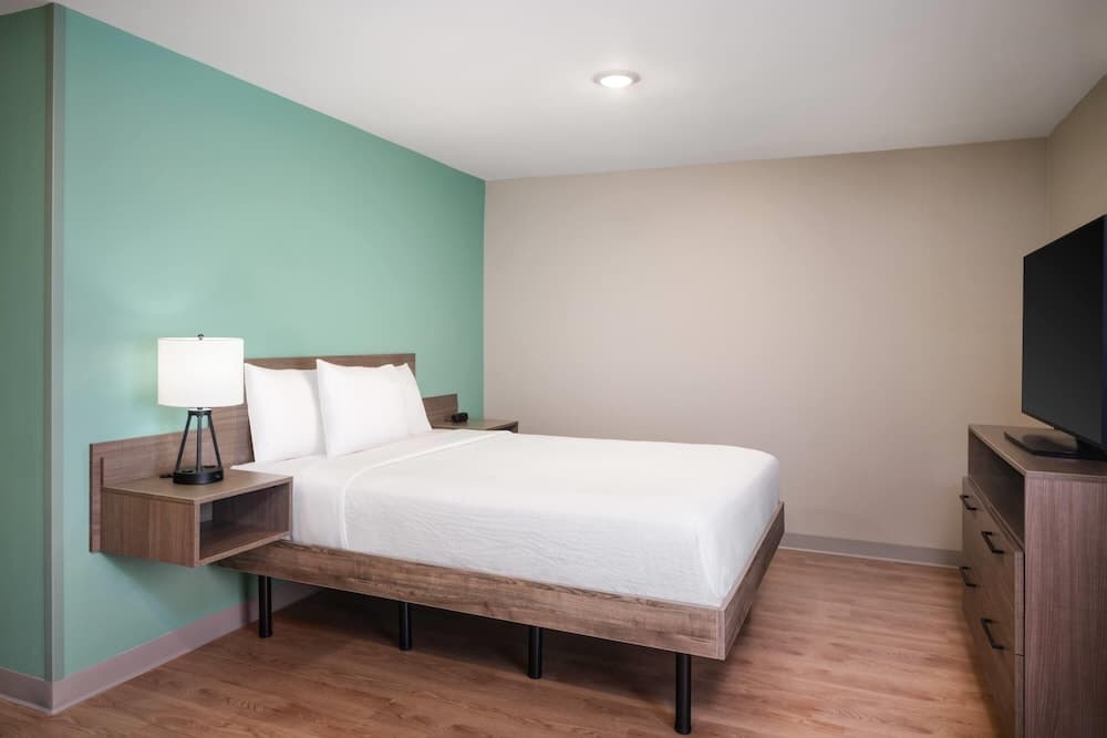 Echo Suites Sterling property views in Sterling, VA — gallery photo 3