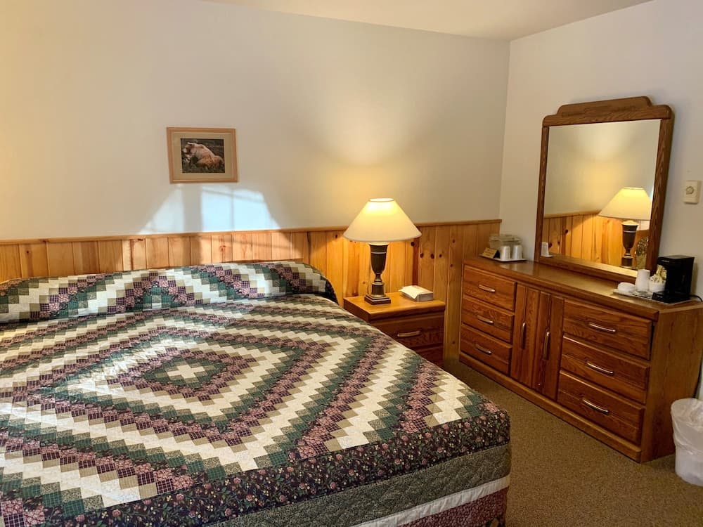 Swiss Alaska Inn interior in Talkeetna, AK — gallery photo 2