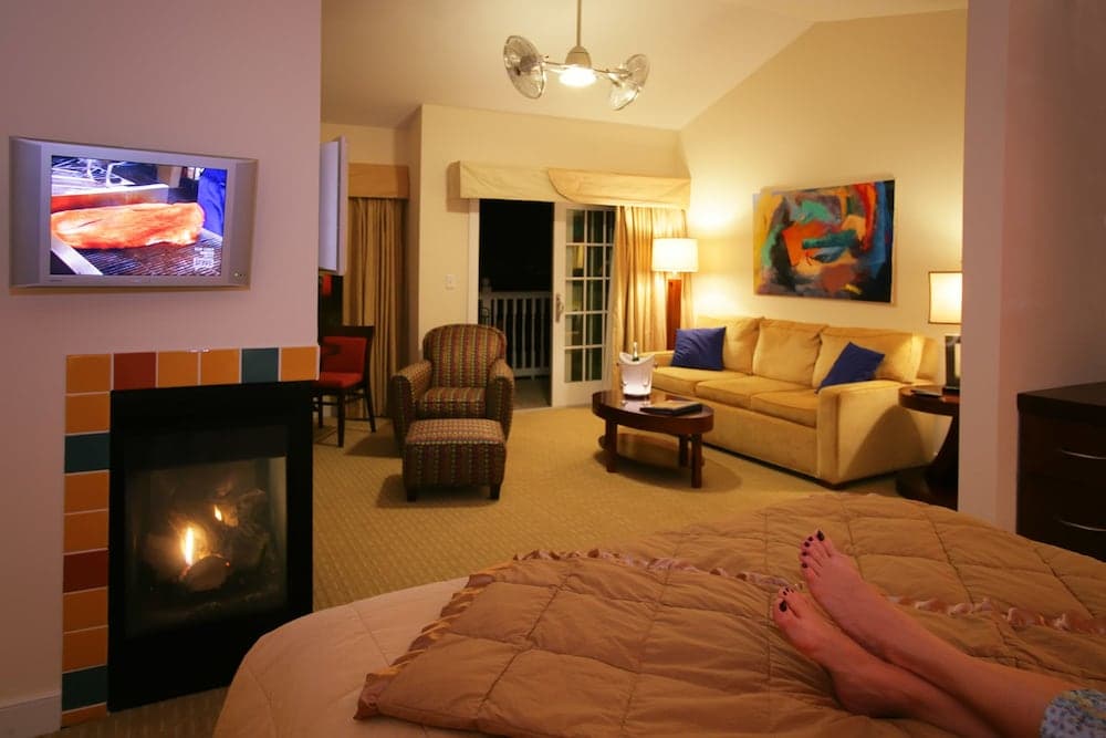 Hotel Blue interior in Lewes, DE — gallery photo 2