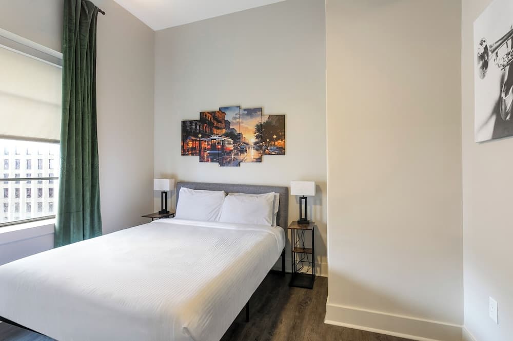 Charming 2BR Retreat Steps from the French Quarter interior in New Orleans, LA — gallery photo 2