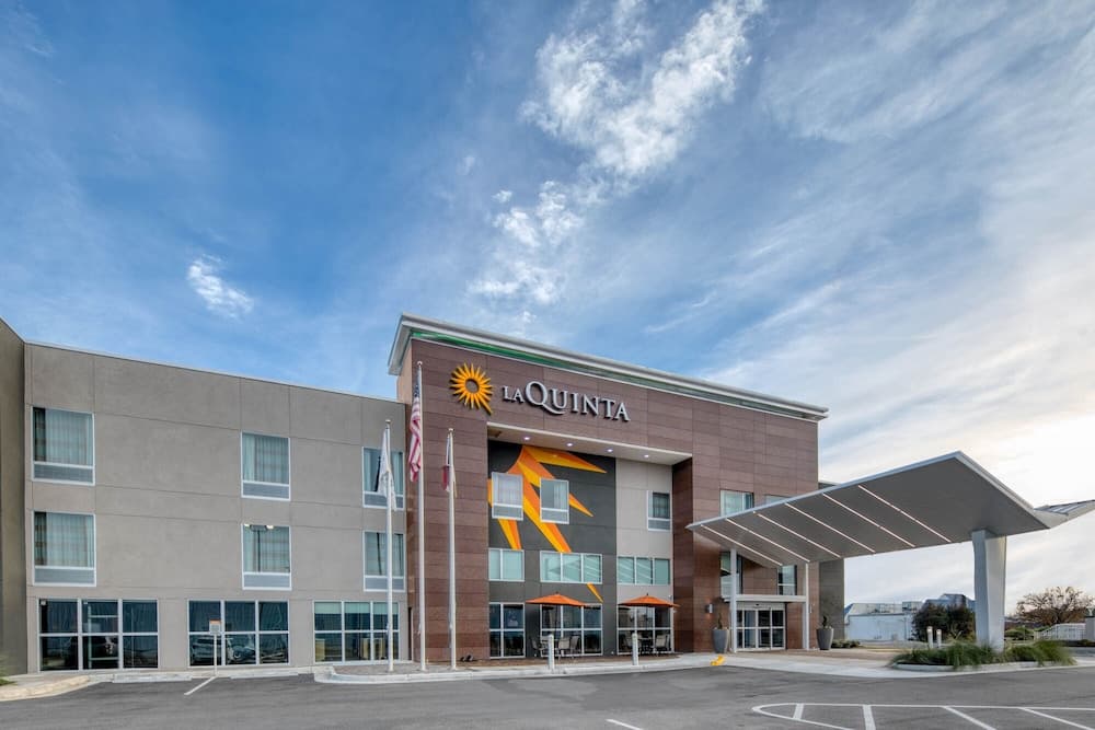 La Quinta Inn & Suites by Wyndham Perry gallery photo in Perry, GA — image 24