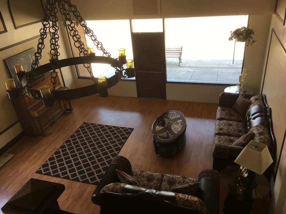 Hotel Burgess gallery photo in Reedley, CA — image 8