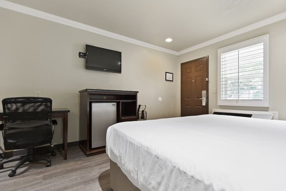 Le Blanc Inn & Suites gallery photo in El Monte, CA — image 77
