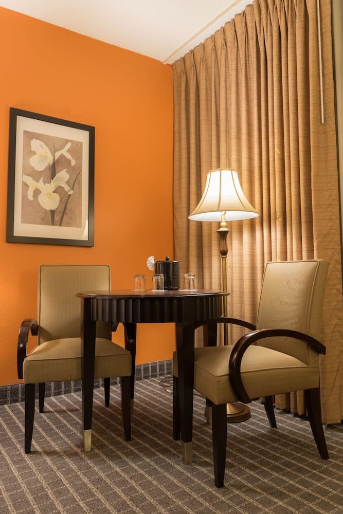Oakland Airport Executive Hotel gallery photo in Oakland, CA — image 34