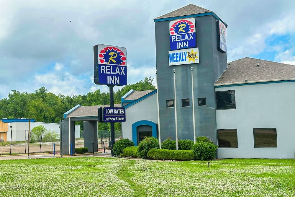 Relax Inn By Oyo Jackson MS Hwy 80/I-20 featured exterior or lobby in Jackson, MS — similar hotel
