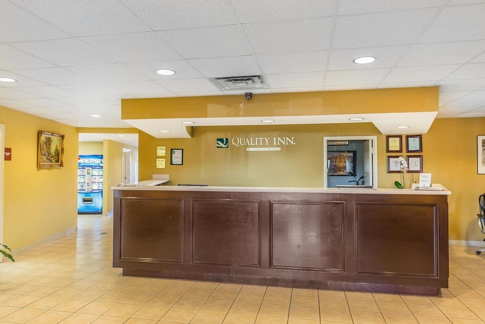 Quality Inn Calera I-65 exit 231 property views in Calera, AL — gallery photo 3