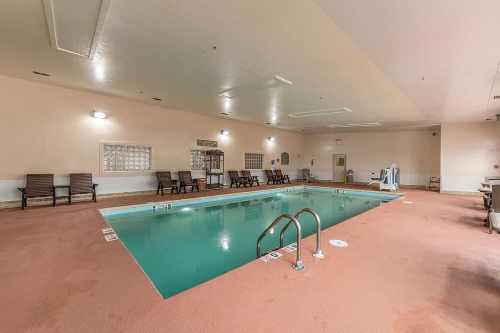 Quality Inn & Suites Hendersonville - Flat Rock interior in Flat Rock, NC — gallery photo 2