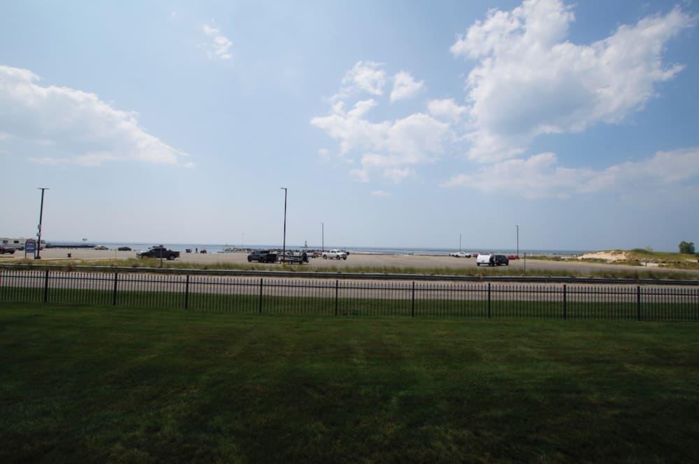 Snyder's Shoreline Inn gallery photo in Ludington, MI — image 95