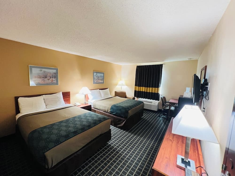 Hometown Inn & Suites interior in Washington, IA — gallery photo 2