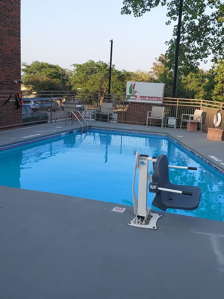 Sonesta Essential Hotels Overland Park property views in Overland Park, KS — gallery photo 3