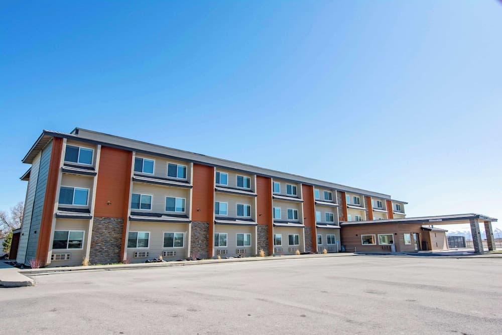 Comfort Inn Battle Mountain - Midway Between Elko and Winnemucca featured exterior or lobby in Battle Mountain, NV — similar hotel