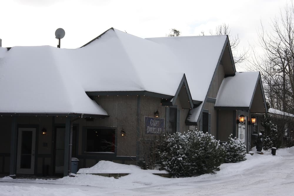 The Cliff Dweller on Lake Superior featured exterior or lobby in Tofte — similar hotel